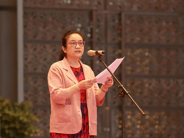 中國(guó)書(shū)法家協(xié)會(huì)主席 孫曉云